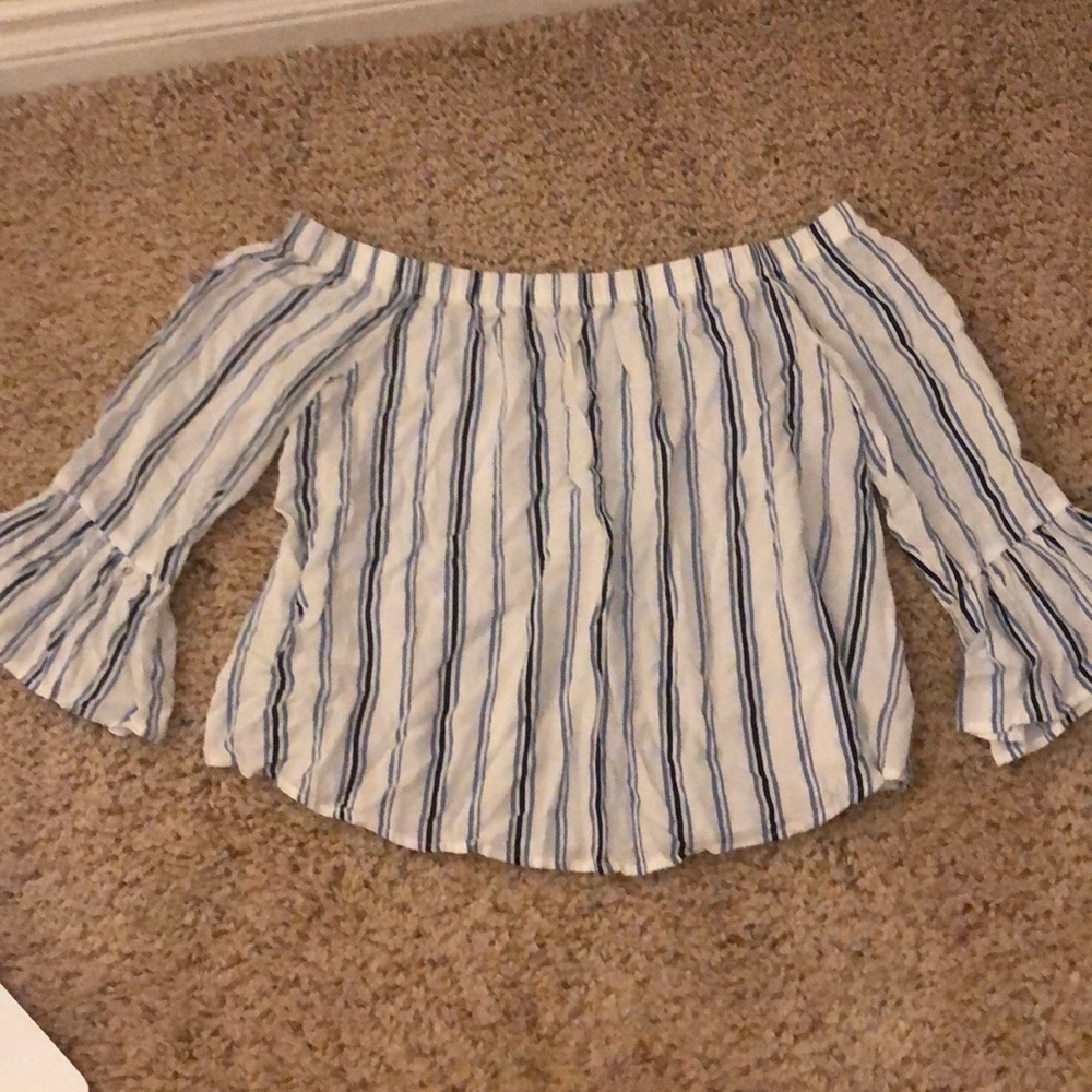 Off shoulder shirt